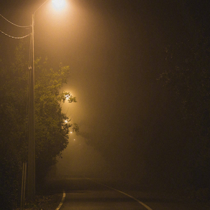 班花趴下让我桶她屁股眼
