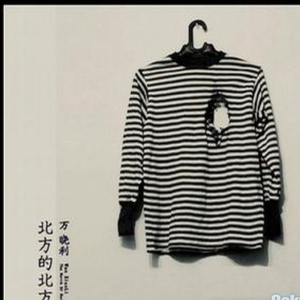 班花趴下让我桶她屁股眼
